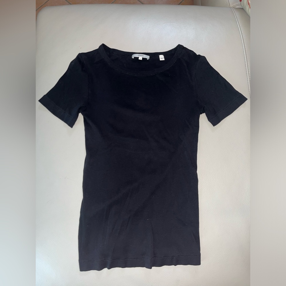 2 Vince Tee Shirts